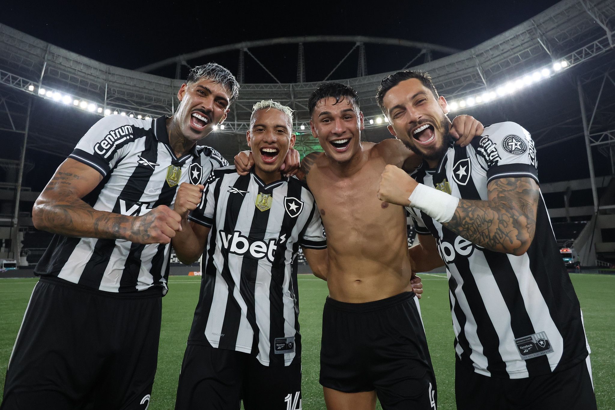 Uruguaio celebra marca na carreira e projeta crescimento no Botafogo
