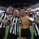 Uruguaio celebra marca na carreira e projeta crescimento no Botafogo
