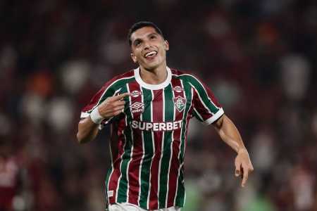 Serna marcou o gol do Fluminense em falha de Rossi e garantiu a vitória no clássico