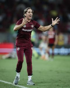 Zubeldía venceu todos os sete jogos como mandante à frente do Fluminense