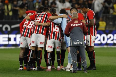 São Paulo perdeu por 3 a 1 para o Corinthians na última quinta-feira (20)