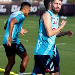 Escalação do Flamengo: Filipe Luís fará mudanças no meio contra o Bragantino