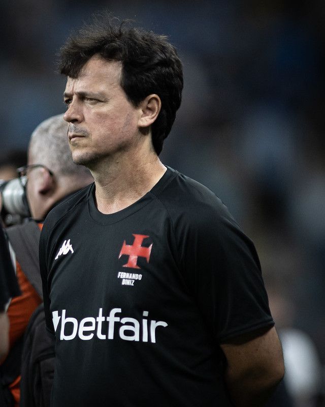 Fernando Diniz conta com reforços para reencontrar as vitórias com o Vasco