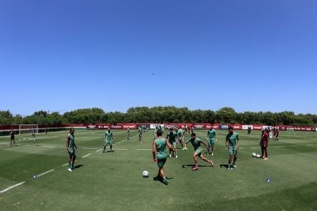 Fluminense treinou pela manhã no Rio de Janeiro antes e embarcar para São Paulo