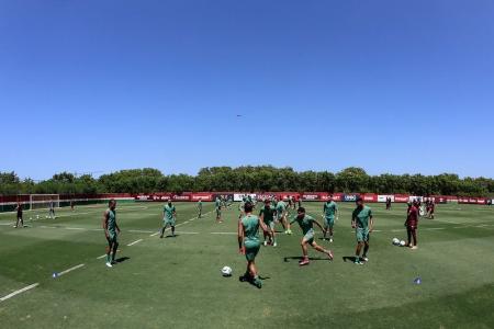 Fluminense treinou pela manhã no Rio de Janeiro antes e embarcar para São Paulo