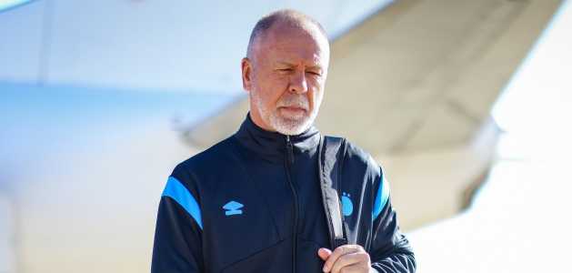 Mano Menezes mexeu bastante na equipe do Grêmio que enfrentou o Botafogo