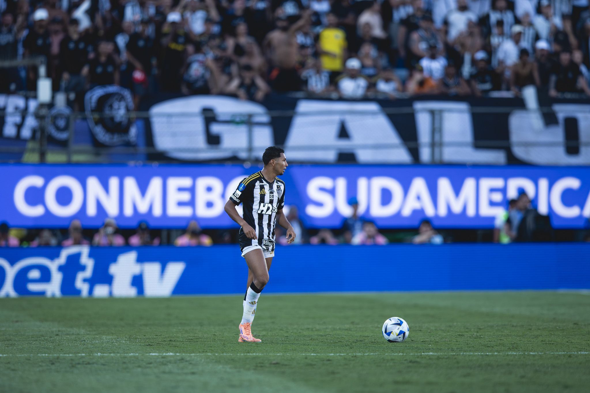 Sampaoli opta por Rony no banco de reservas contra o Flamengo; saiba motivo
