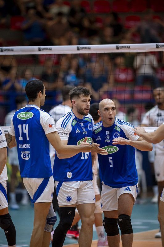 Sada Cruzeiro recebe Praia Clube em duelo direto pelo topo da Superliga Masculina