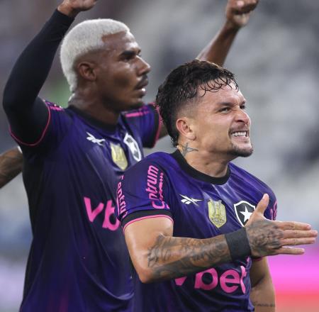 Cuiabano e Arthur balançaram as redes do Grêmio pelo Botafogo