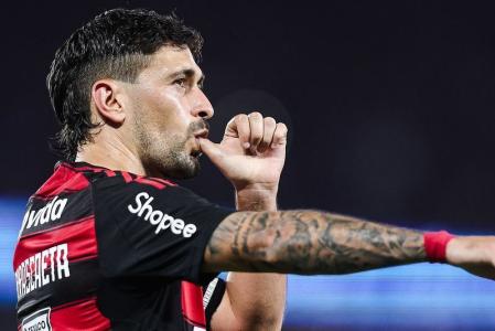 Arrascaeta foi eleito o craque do Prêmio Brasileirão