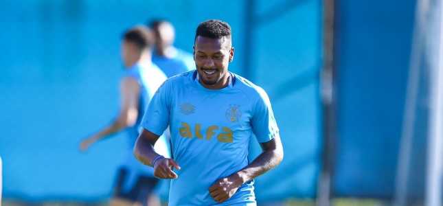 Edenilson vai continuar no Grêmio em 2026