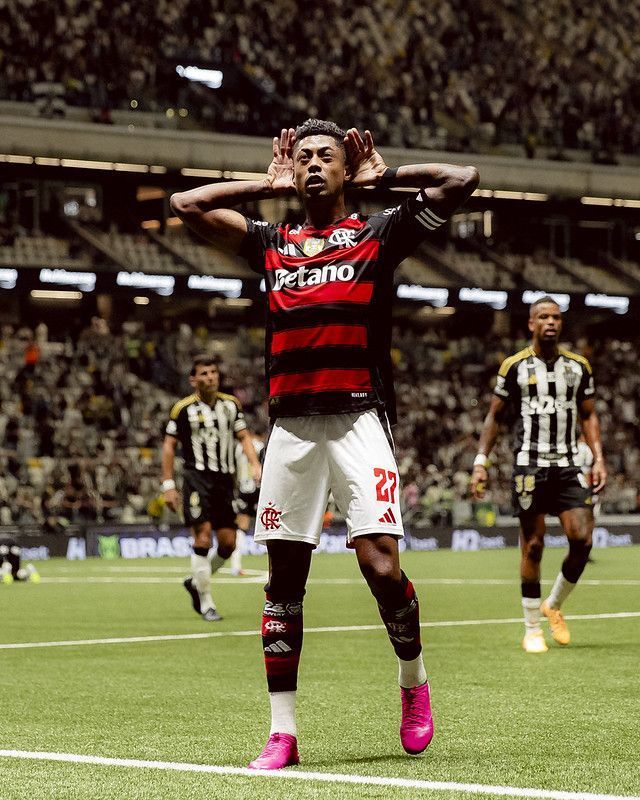 Filipe Luís abre o jogo sobre volta por cima de Bruno Henrique no Flamengo