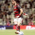 Filipe Luís explica escalação antes de final da Libertadores: 'Todos se colocaram à disposição'