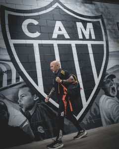 Atlético e Flamengo escalados para o duelo desta terça-feira (25)