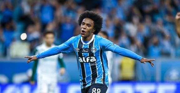 Willian marcou de pênalti para o Grêmio contra o Palmeiras
