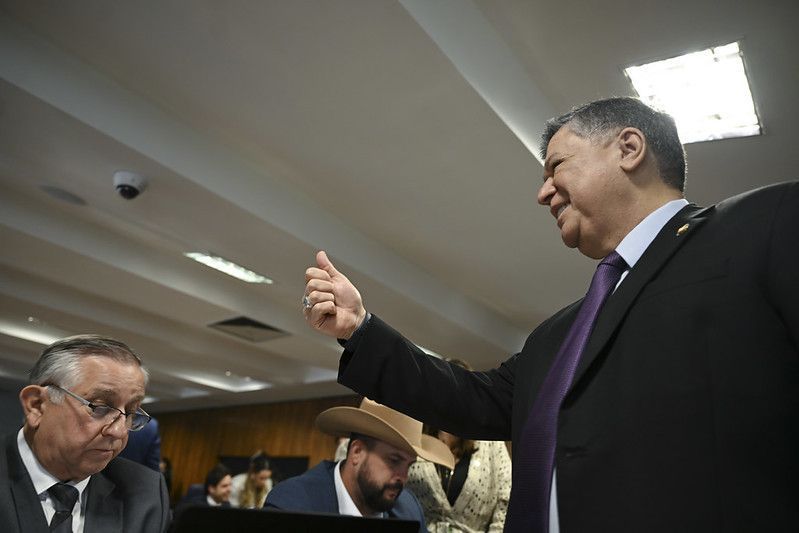 CPMI adia convocação de Messias e sessão tem tumulto e troca de xingamentos