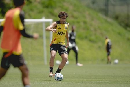 Igor Gomes durante treino do Atlético na Cidade do Galo