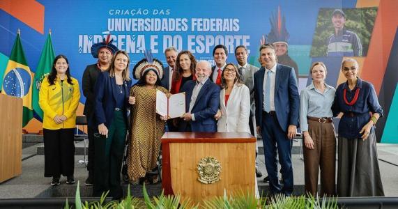 Luiz Inácio Lula da Silva, durante a cerimônia alusiva ao anúncio de criação da Universidade Federal Indígena e da Universidade do Esporte