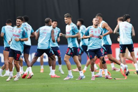 Elenco do Flamengo trabalha pela primeira vez em Lima, no Peru: Filipe Luís ainda terá uma atividade para definir a escalação para a final da Libertadores