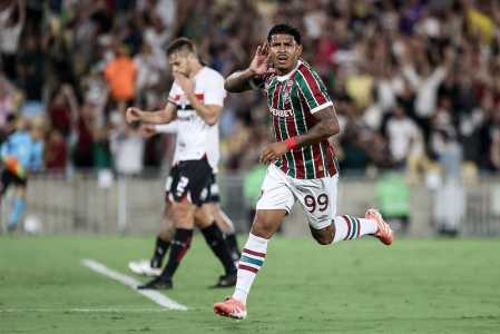 John Kennedy marca pelo Fluminense em goleada sobre o São Paulo
