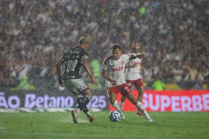 Vasco recebeu o Inter em São Januário Vasco recebeu o Inter em São Januário