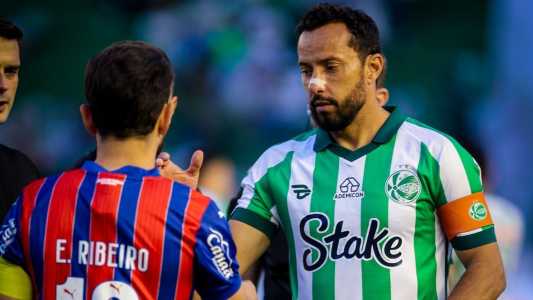 Everton Ribeiro, do Bahia, e Nenê, do Juventude, capitães das equipes