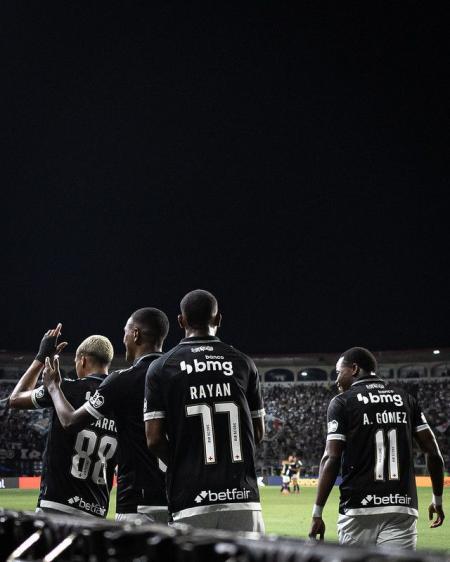 Diniz terá o time completo para enfrentar o Mirassol
