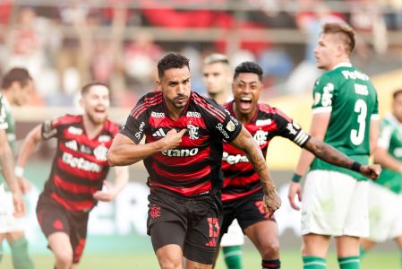 Danilo marcou o gol do título Rubro-Negro da Libertadores sobre o Palmeiras