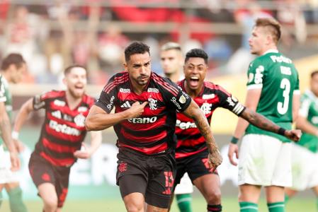 Danilo marcou o gol do título Rubro-Negro da Libertadores sobre o Palmeiras