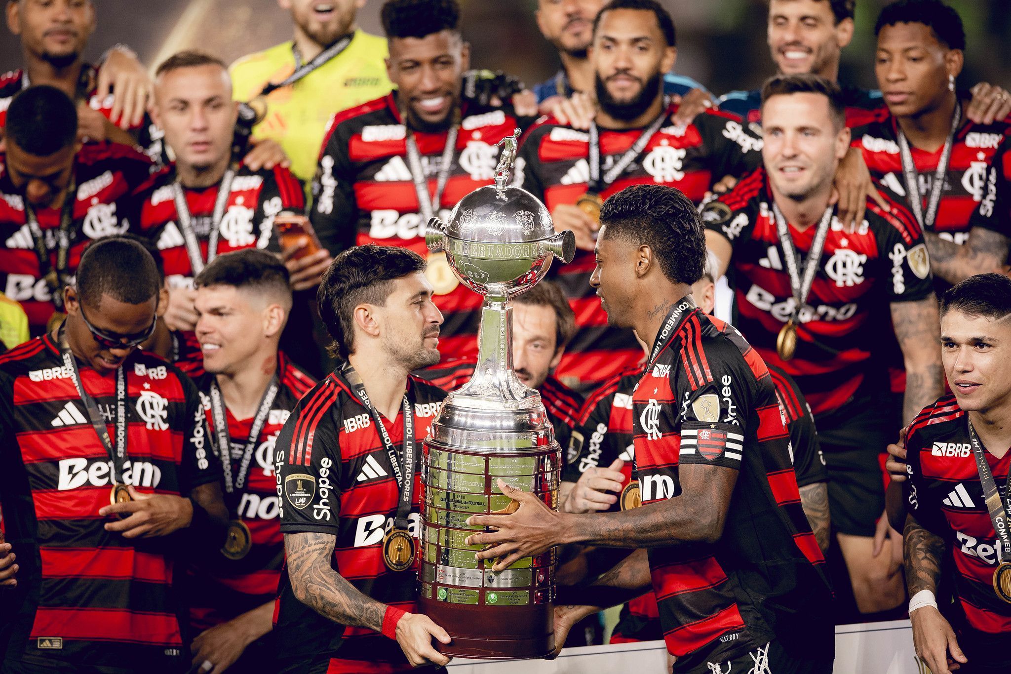 Título da Libertadores permite ao Flamengo disputar mais cinco taças; entenda