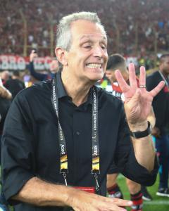 Luiz Eduardo Baptista, presidente do Flamengo, em reunião do Conselho Deliberativo na Gávea