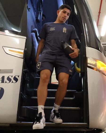 Savarino começou a partida contra o Corinthians como titular