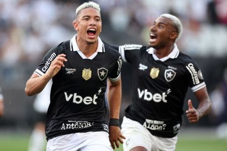 Jordan Barrera marcou um belo gol para o Botafogo