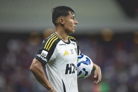 Alan Franco em ação pelo Atlético