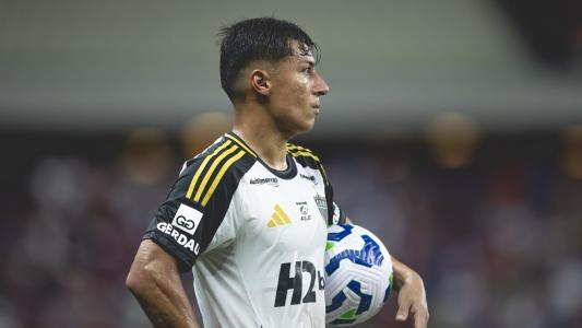 Alan Franco, volante do Atlético, em partida contra o Fortaleza