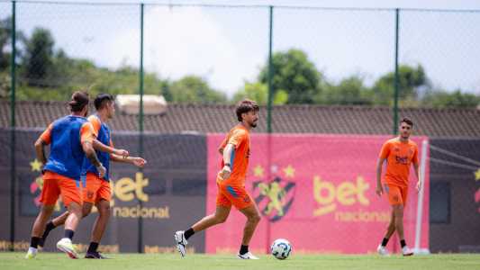 Jogadores do Sport durante treino no CT José de Andrade Médicis
