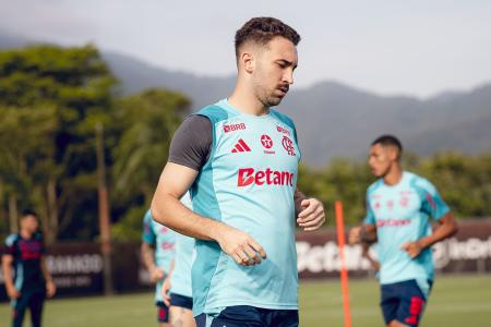 Léo Ortiz está no Flamengo desde 2024 e é titular absoluto da equipe de Filipe Luís
