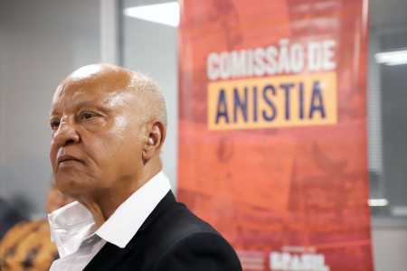 Reinaldo, ídolo do Atlético, durante a reunião em Brasília que definiu sua anistia