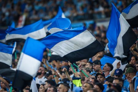 Torcida do Grêmio na Arena durante a temporada 2025