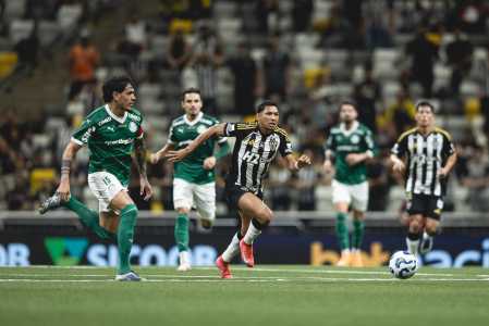 Rony durante duelo entre Atlético e Palmeiras pelo Brasileiro