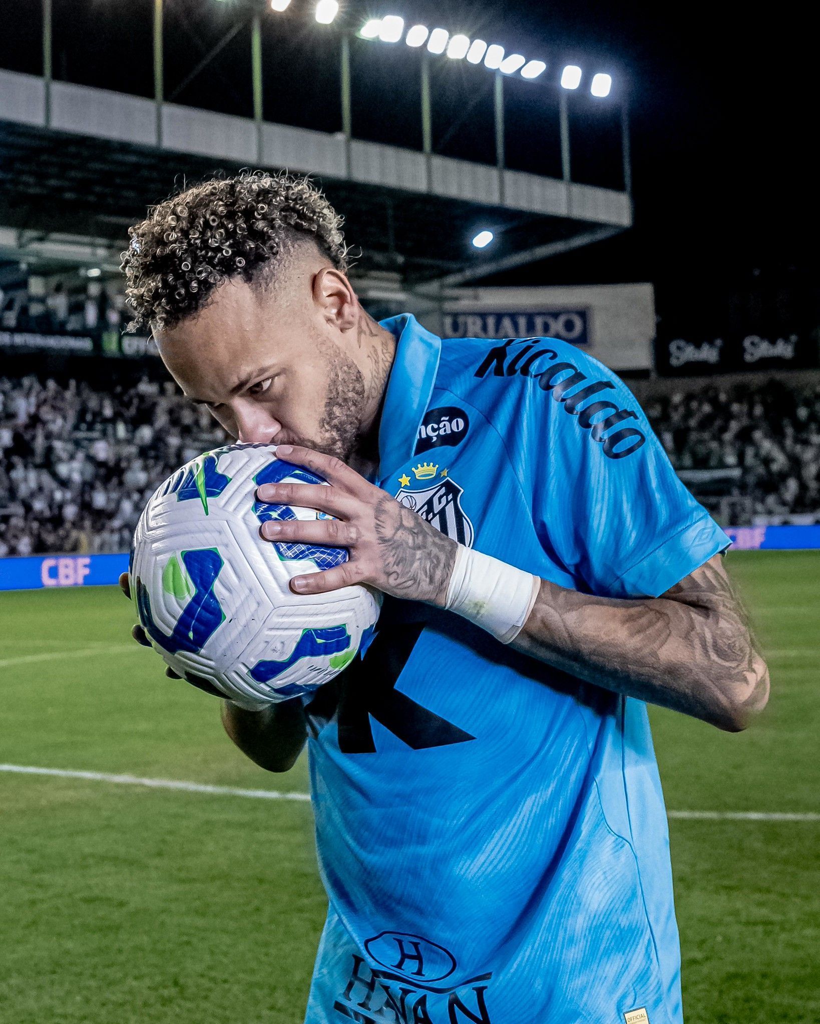 Neymar reassume protagonismo e conduz arrancada final do Santos no Brasileiro