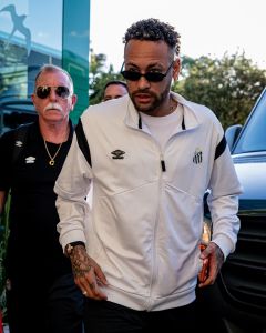 Craque do Santos, Neymar está fora há mais de um mês