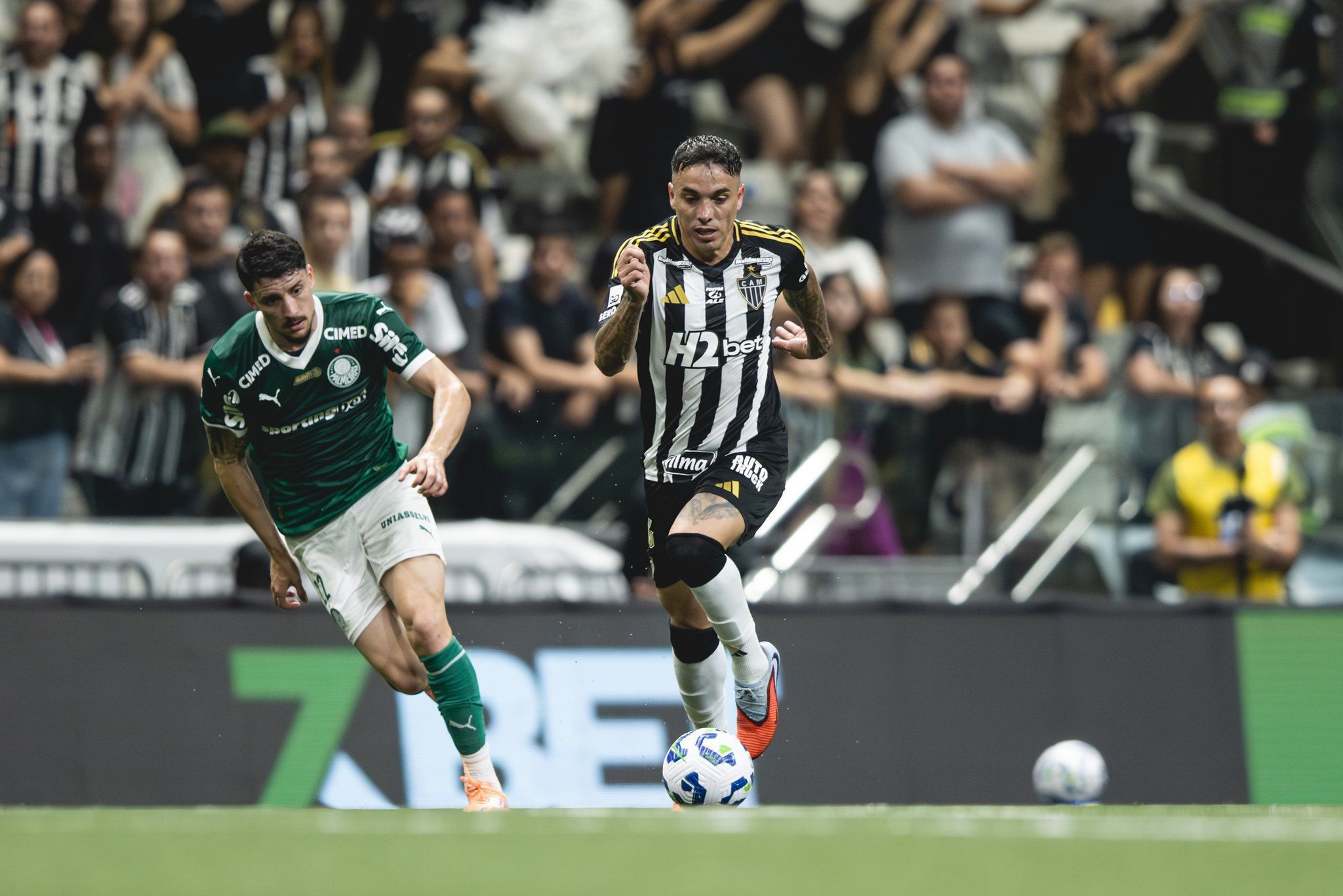 Atlético x Palmeiras: titular dá entrada dura e é expulso no 1º tempo