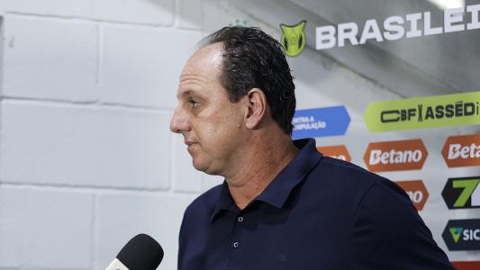 Técnico Rogério Ceni, do Bahia, durante entrevista pré-jogo