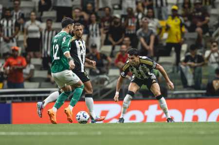 Junior Alonso falhou no gol do Palmeiras contra o Atlético, nesta quarta-feira (3)