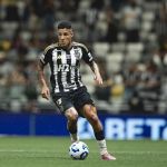 Arana se pronuncia nas redes após saída do Atlético rumo ao Fluminense