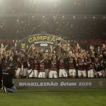 Flamengo provoca Palmeiras após eneacampeonato no Brasileirão