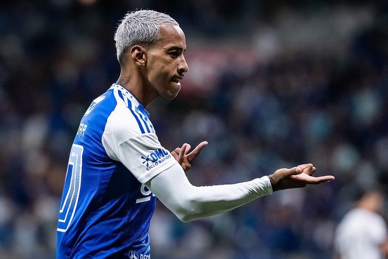 Matheus Pereira se isola na vice-artilharia do Cruzeiro no Brasileirão