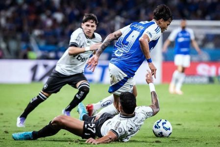 Kaio Jorge, do Cruzeiro, durante jogo contra o Botafogo, no Mineirão, nesta quinta-feira (4)
