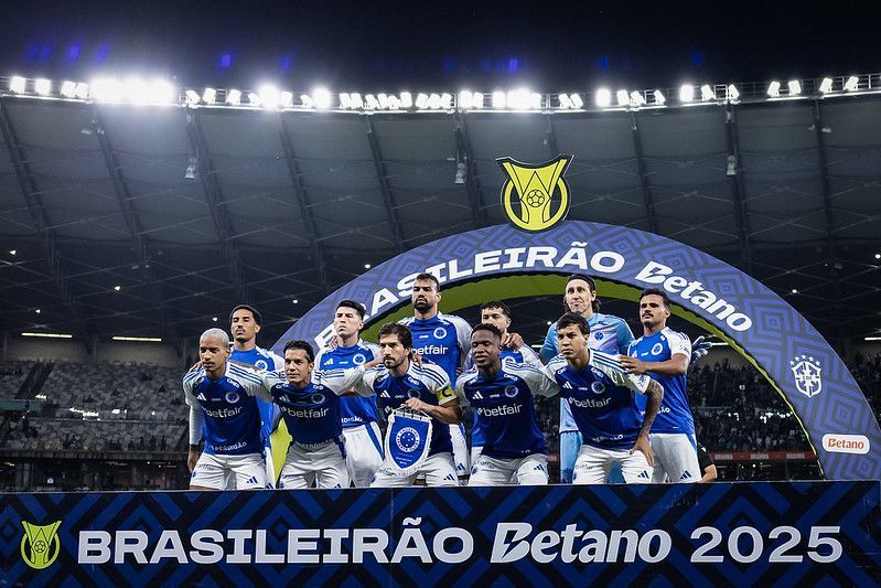 Cruzeiro inicia 2026 com novo comando, base mantida e busca por títulos